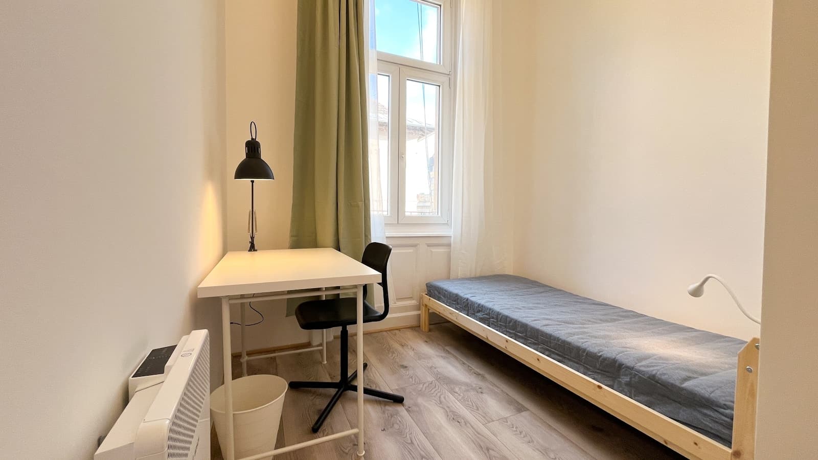 Rottenbiller "B" Room 5 - photo 1