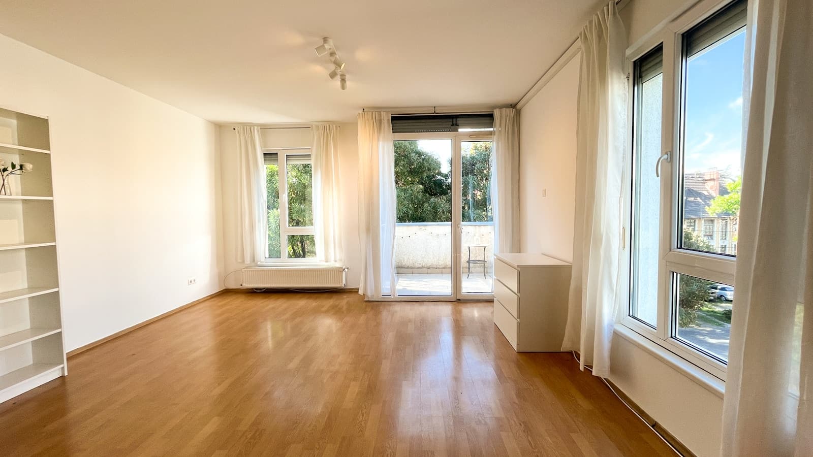 Szuglo shared space 16